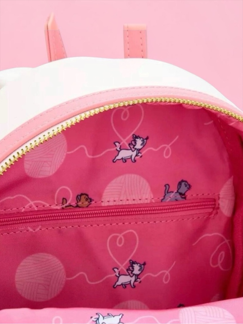 🐾 Loungefly Disney The Aristocats Kittens & Yarn Mini Backpack — NWT 🐾 - Picture 7 of 8